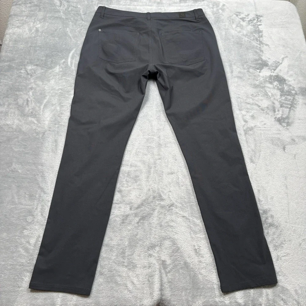 Vuori Meta Pants Mens 34x31 Black Performance Stretch Golf Travel V430